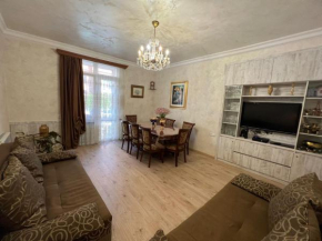 Hanrapetutyan Apartment